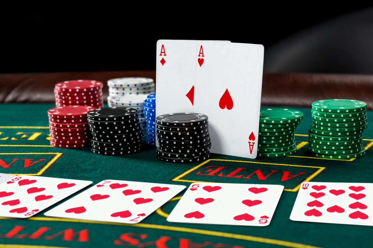 poker-play-chips-cards-green-table